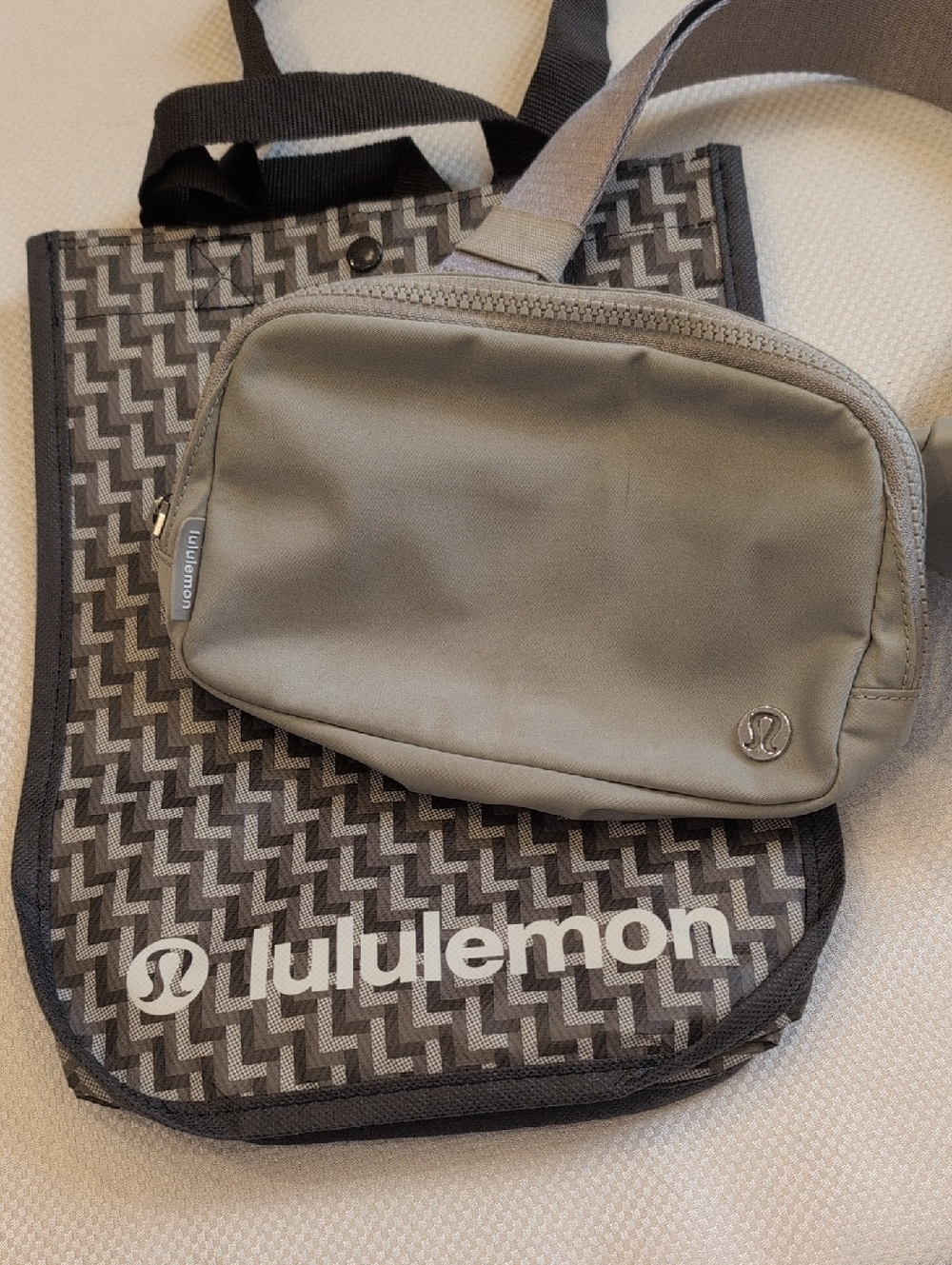 lululemon athletica Women's Light Sage Gray Belt Bag - Picture 7 of 7